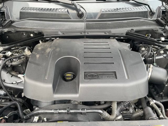 Used 2024 Land Rover Defender 110 X-Dynamic SE AWD/4WD image 33