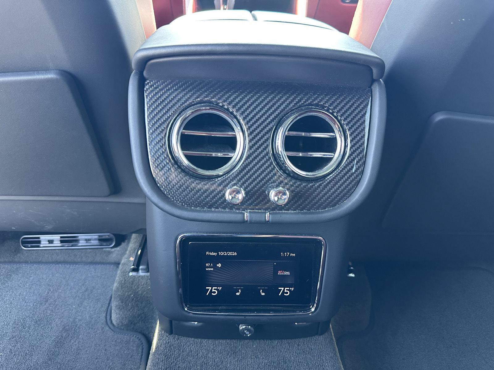 Used 2022 Bentley Bentayga AWD/4WD image 26