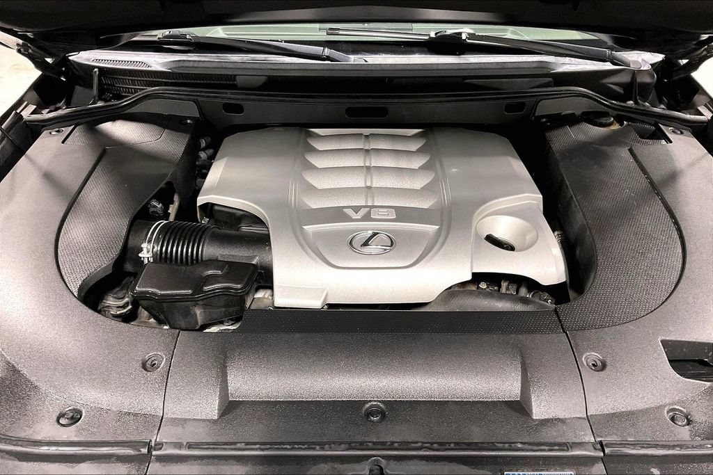 Used 2013 Lexus LX 570 4WD w/ Luxury Pkg image 11