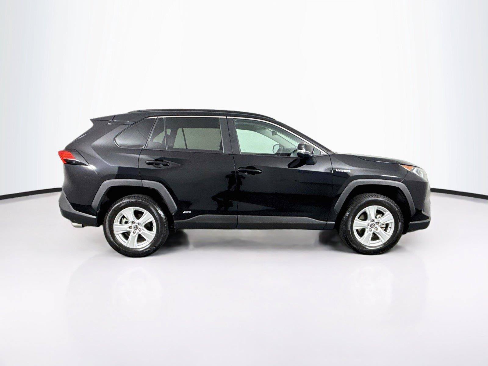 Certified 2021 Toyota RAV4 XLE AWD/4WD image 9