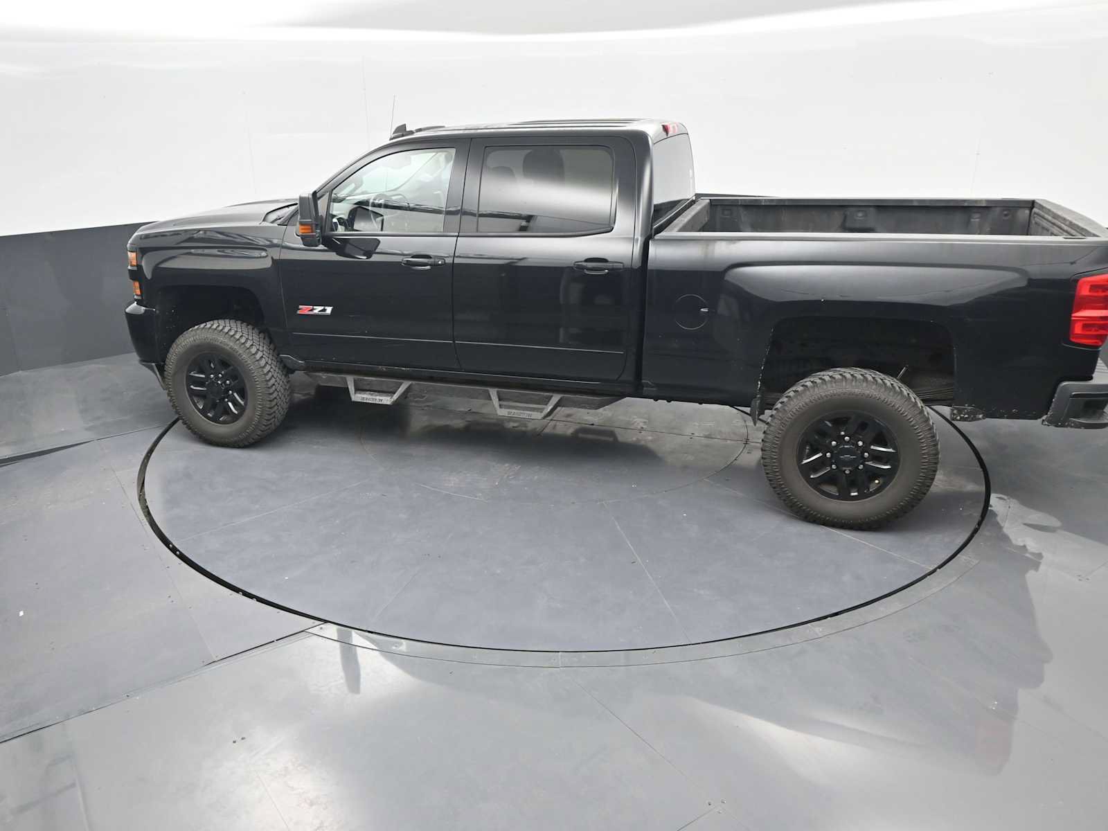 Used 2016 Chevrolet Silverado 2500 LT w/ Midnight Edition AWD/4WD image 23