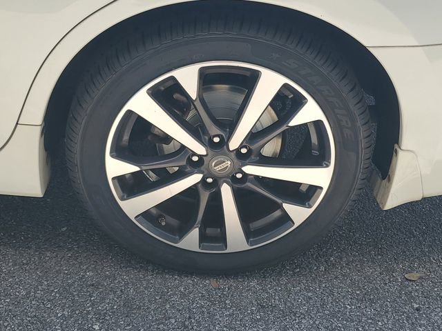 Used 2017 Nissan Altima 2.5 SR w/ Interior Lighting Package image 31