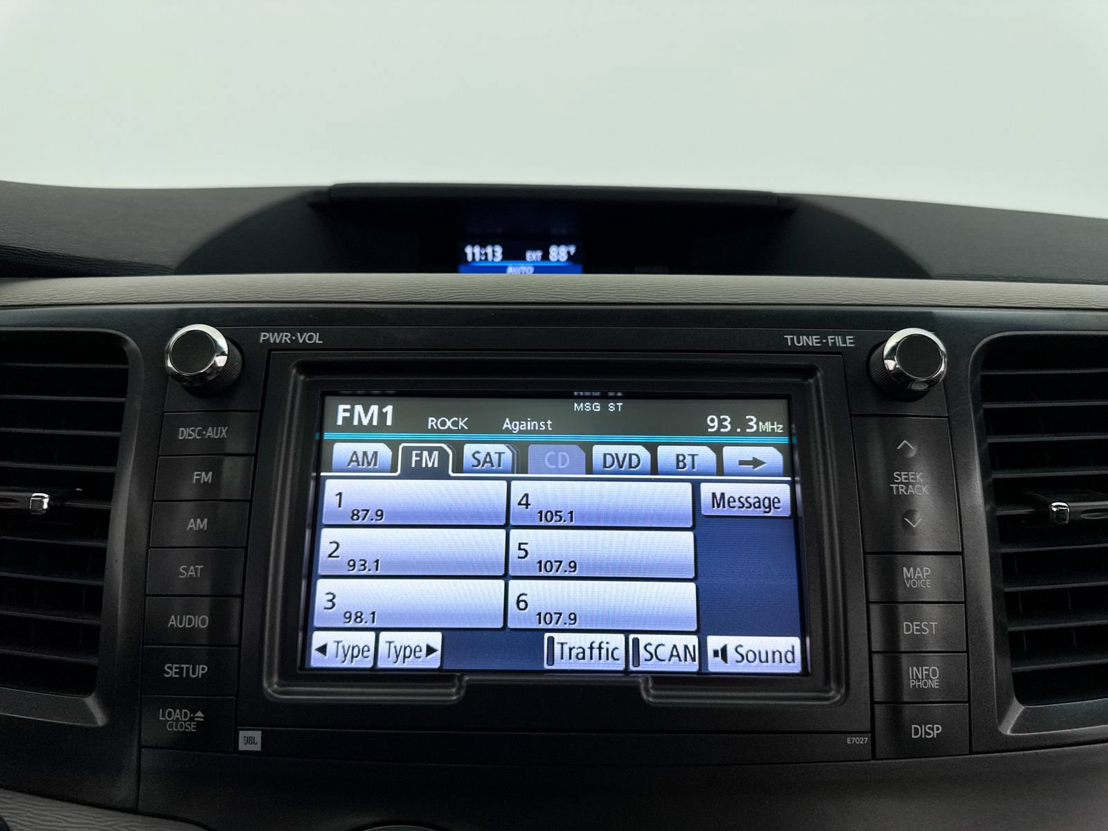 Used 2014 Toyota Sienna XLE w/ XLE Premium Package AWD/4WD image 24