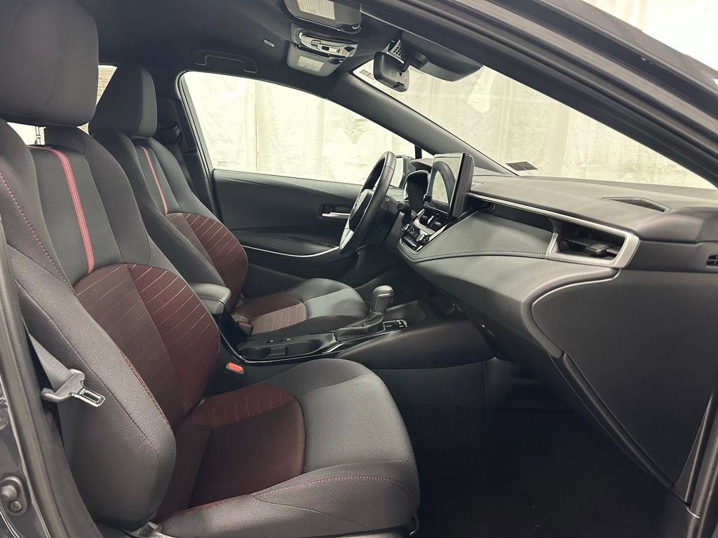 Used 2025 Toyota Corolla SE image 60