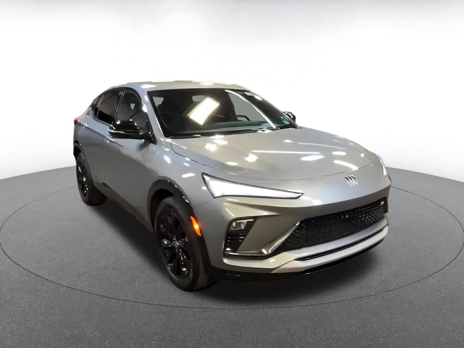 Used 2025 Buick Envista Sport Touring image 3