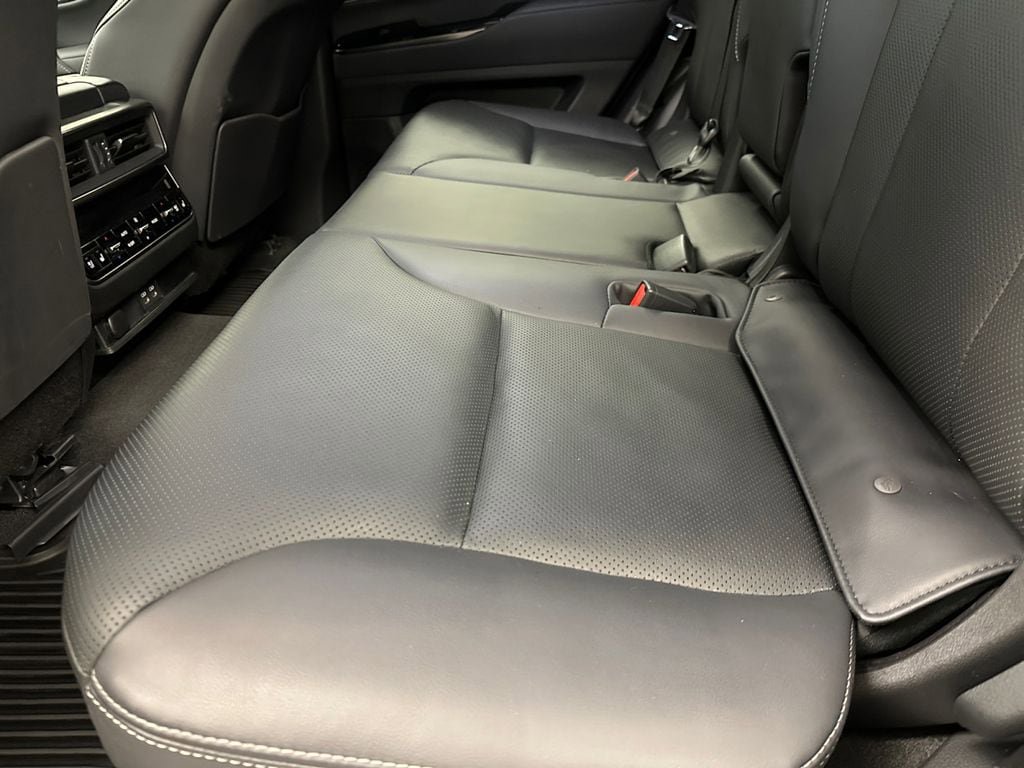 Used 2024 Lexus LX 600 F Sport AWD/4WD image 17