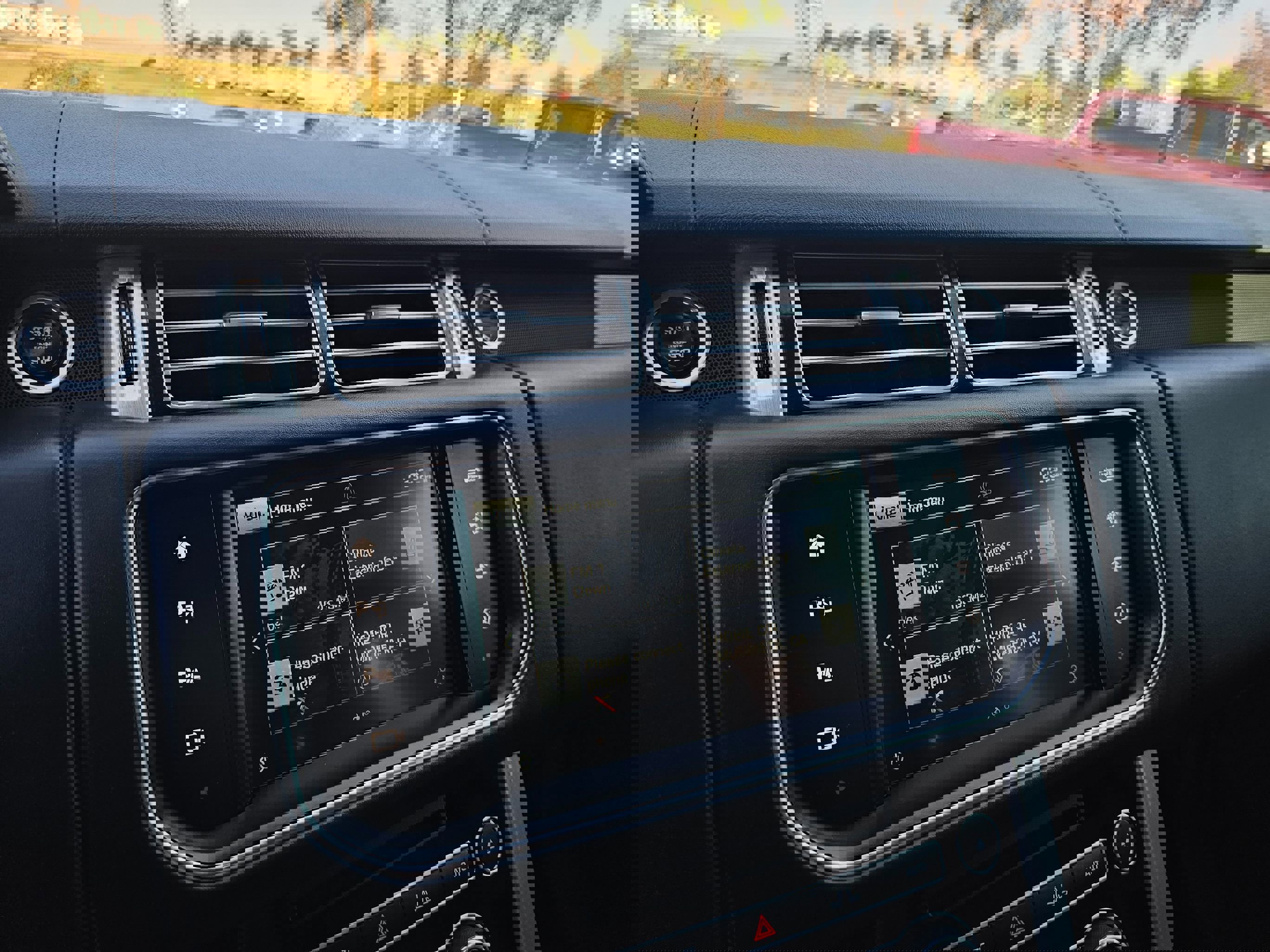 Used 2016 Land Rover Range Rover HSE image 34