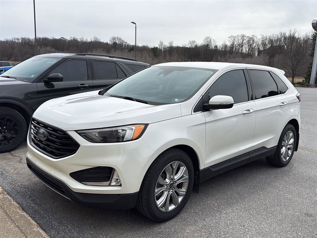 Used 2022 Ford Edge Titanium w/ Class II Trailer Tow Package image 1