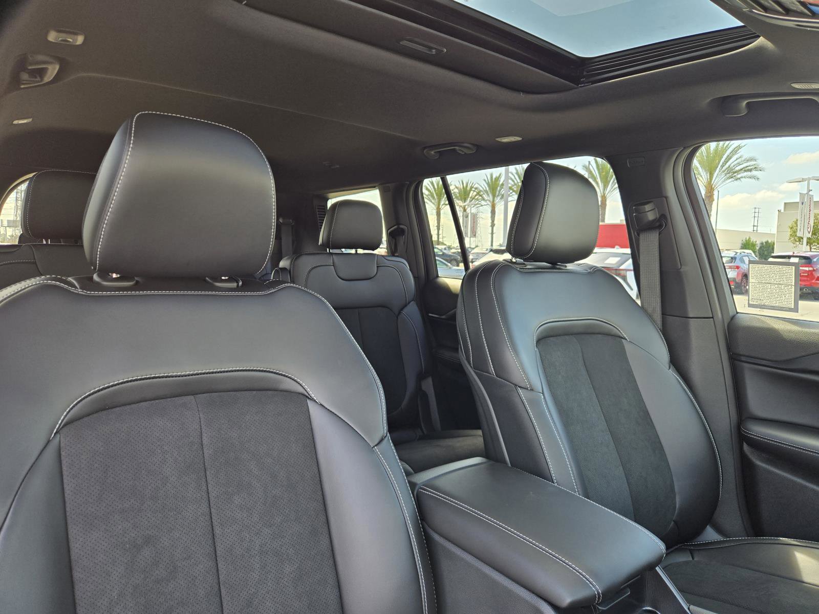 New 2025 Jeep Grand Cherokee L Altitude image 34