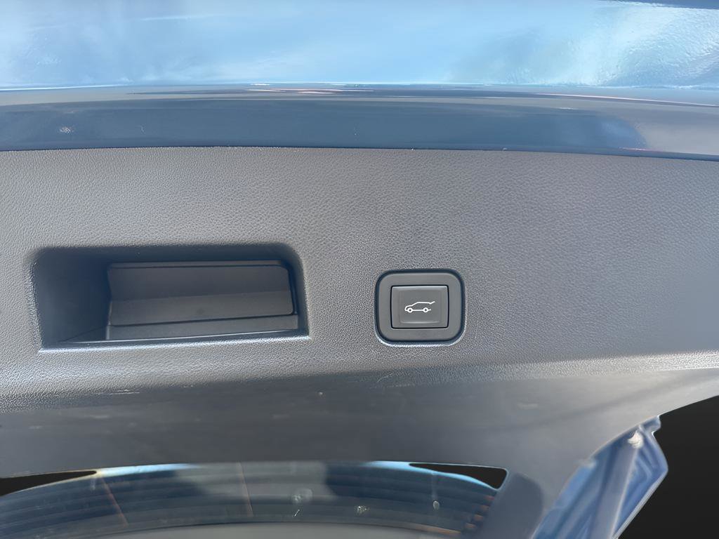 Used 2025 Buick Enclave Preferred FWD image 10