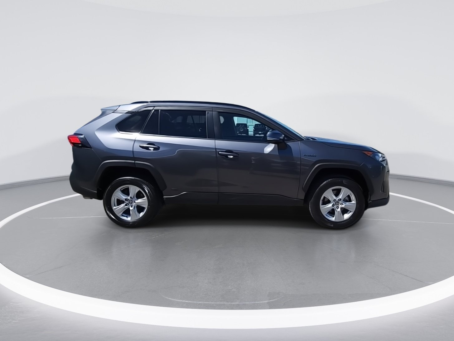 Used 2021 Toyota RAV4 LE AWD/4WD image 9