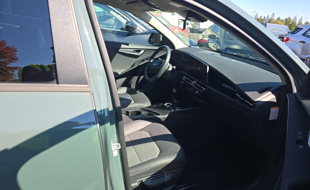 Used 2023 Kia Niro Wind w/ Wind Preserve Package FWD image 11