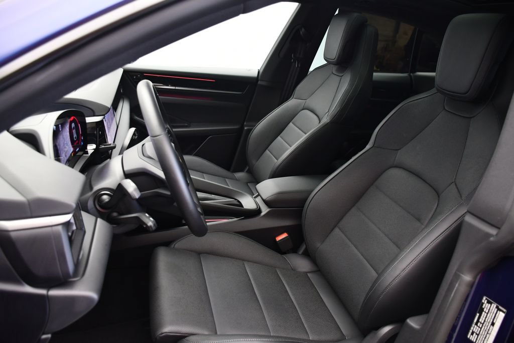 Certified 2025 Porsche Macan 4S Electric AWD/4WD image 5