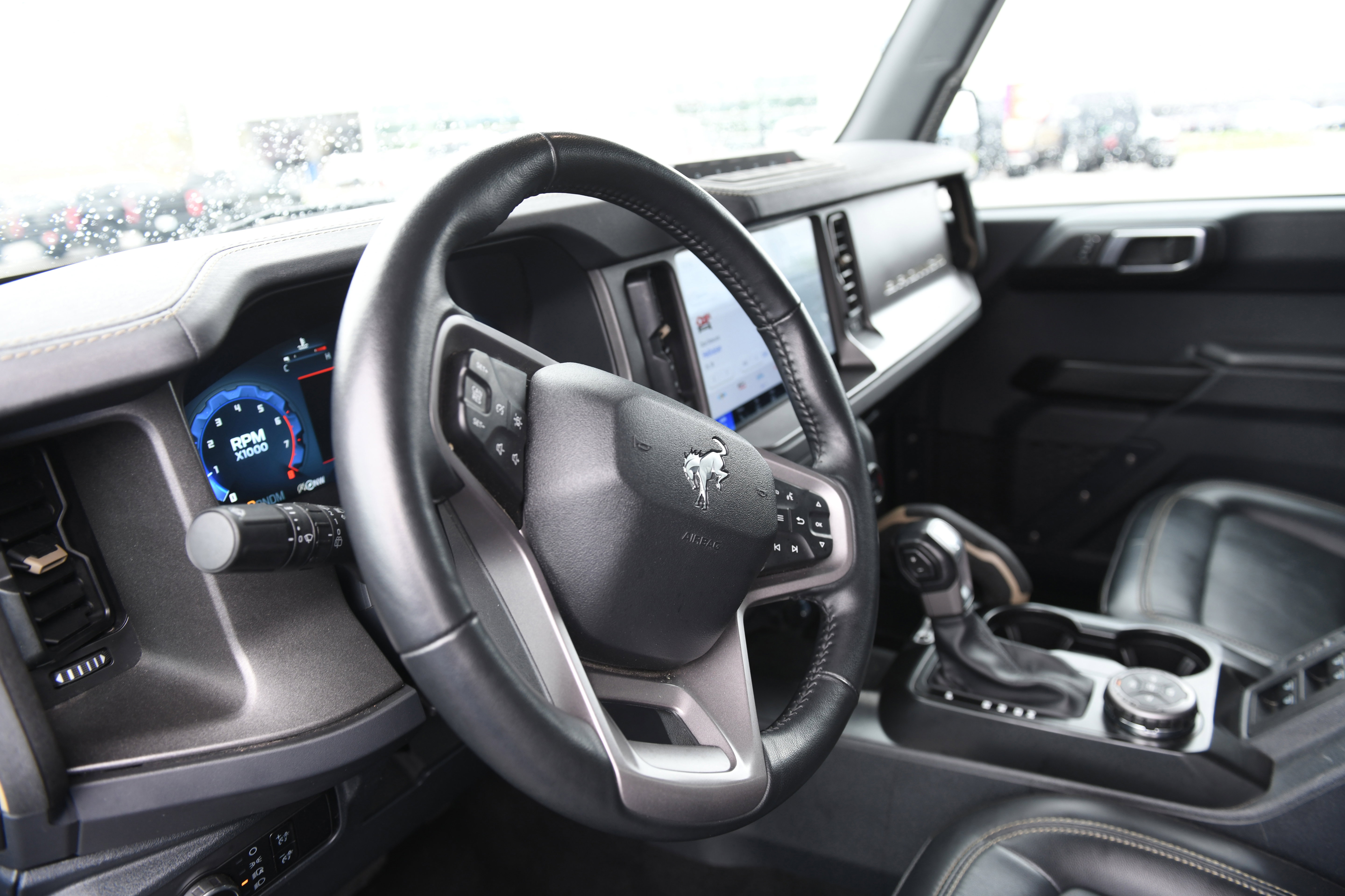 Used 2025 Ford Bronco Badlands image 22