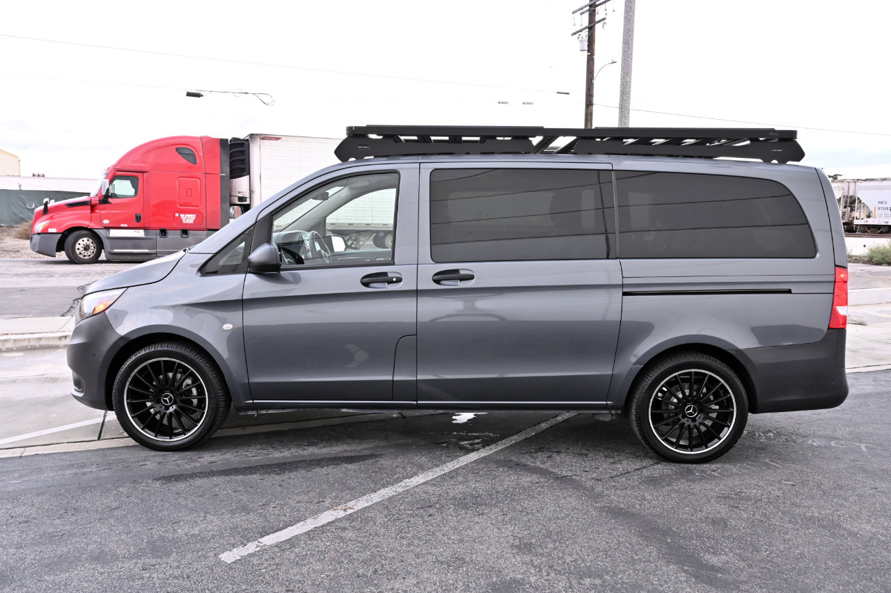 Used 2016 Mercedes-Benz Metris Passenger image 3