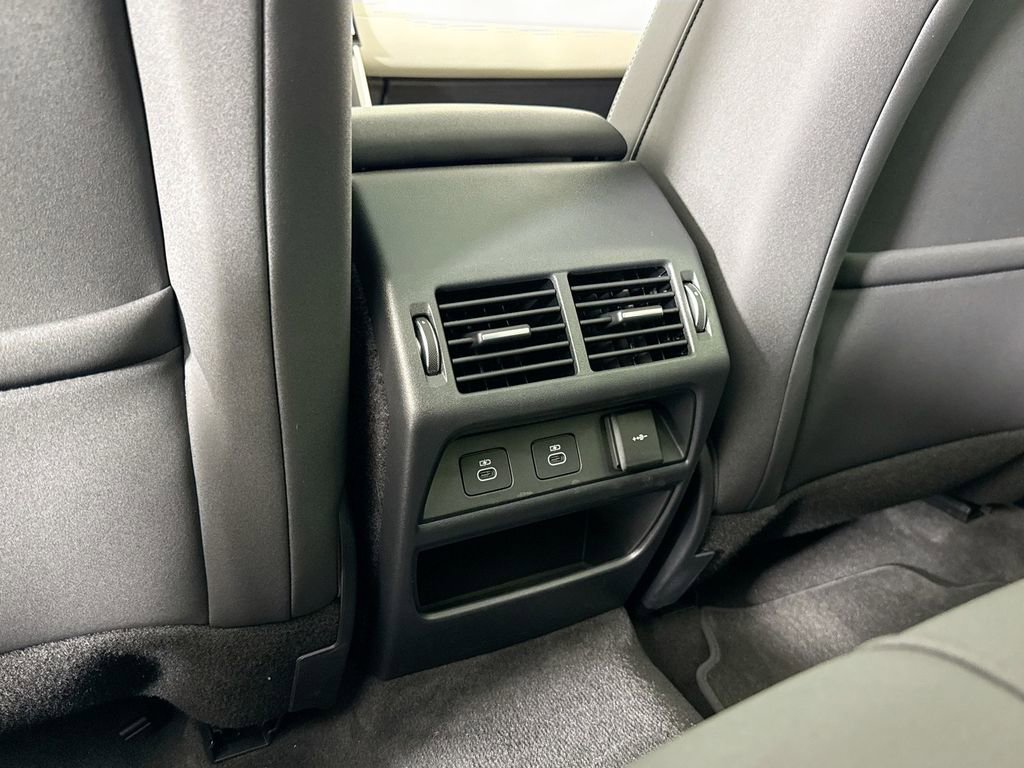 Used 2025 Land Rover Discovery Sport S image 16
