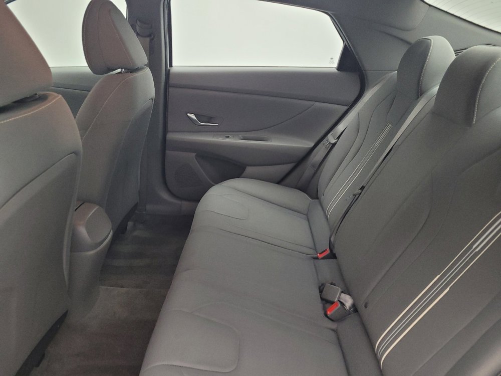 Used 2021 Hyundai Elantra SEL image 18