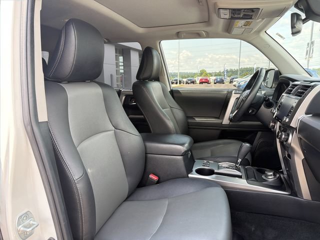 Used 2021 Toyota 4Runner SR5 Premium w/ Moonroof Package AWD/4WD image 31