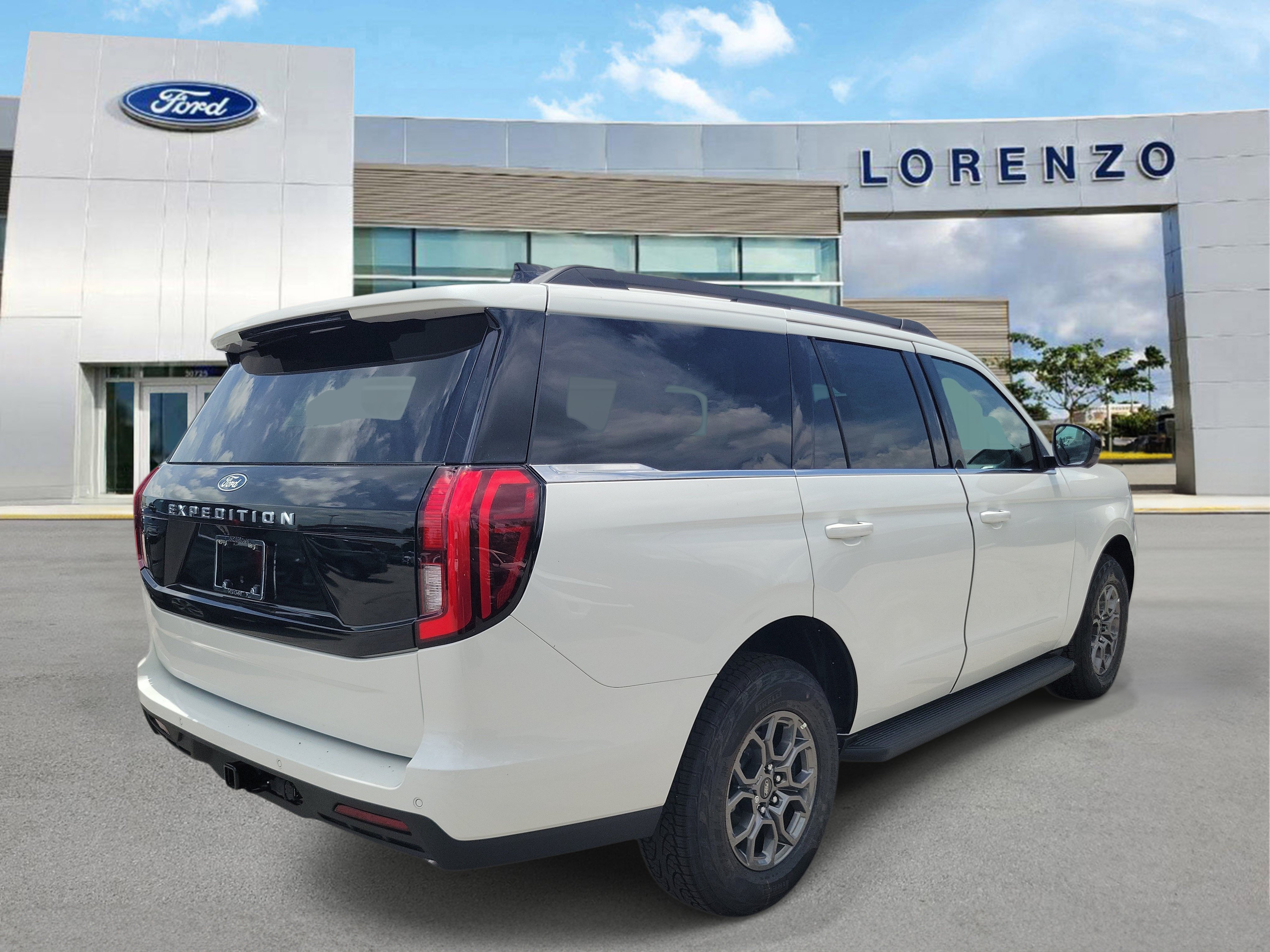 New 2027 Ford Expedition Active RWD image 4