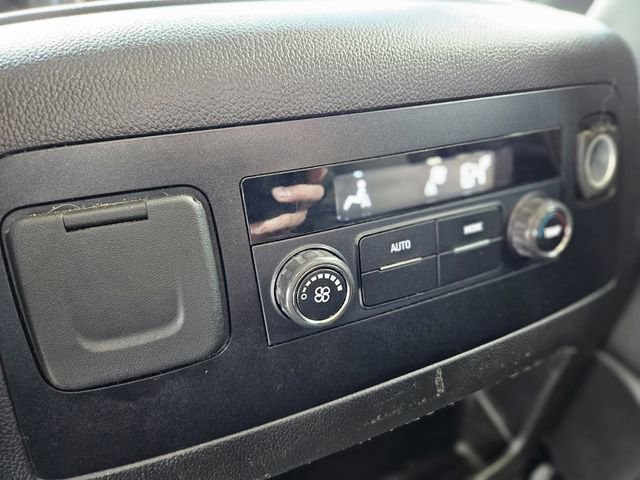 Used 2018 Chevrolet Suburban LT image 28