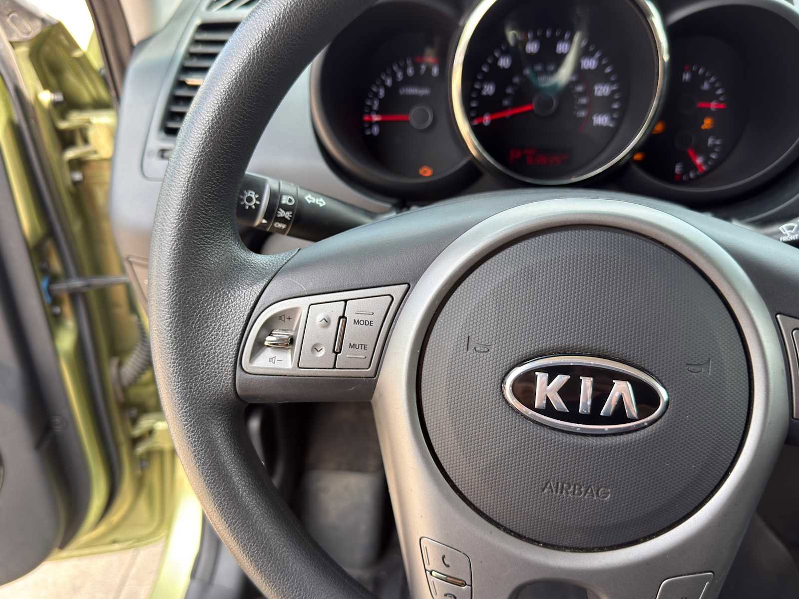 Used 2010 Kia Soul + FWD image 15