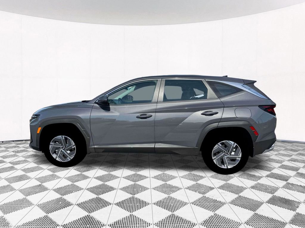 New 2026 Hyundai Tucson Blue SE image 3