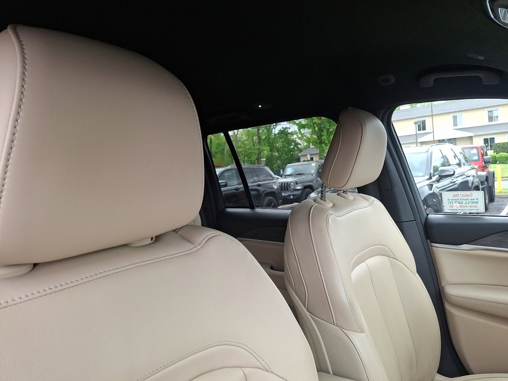 Used 2023 Jeep Grand Cherokee Limited AWD/4WD image 13