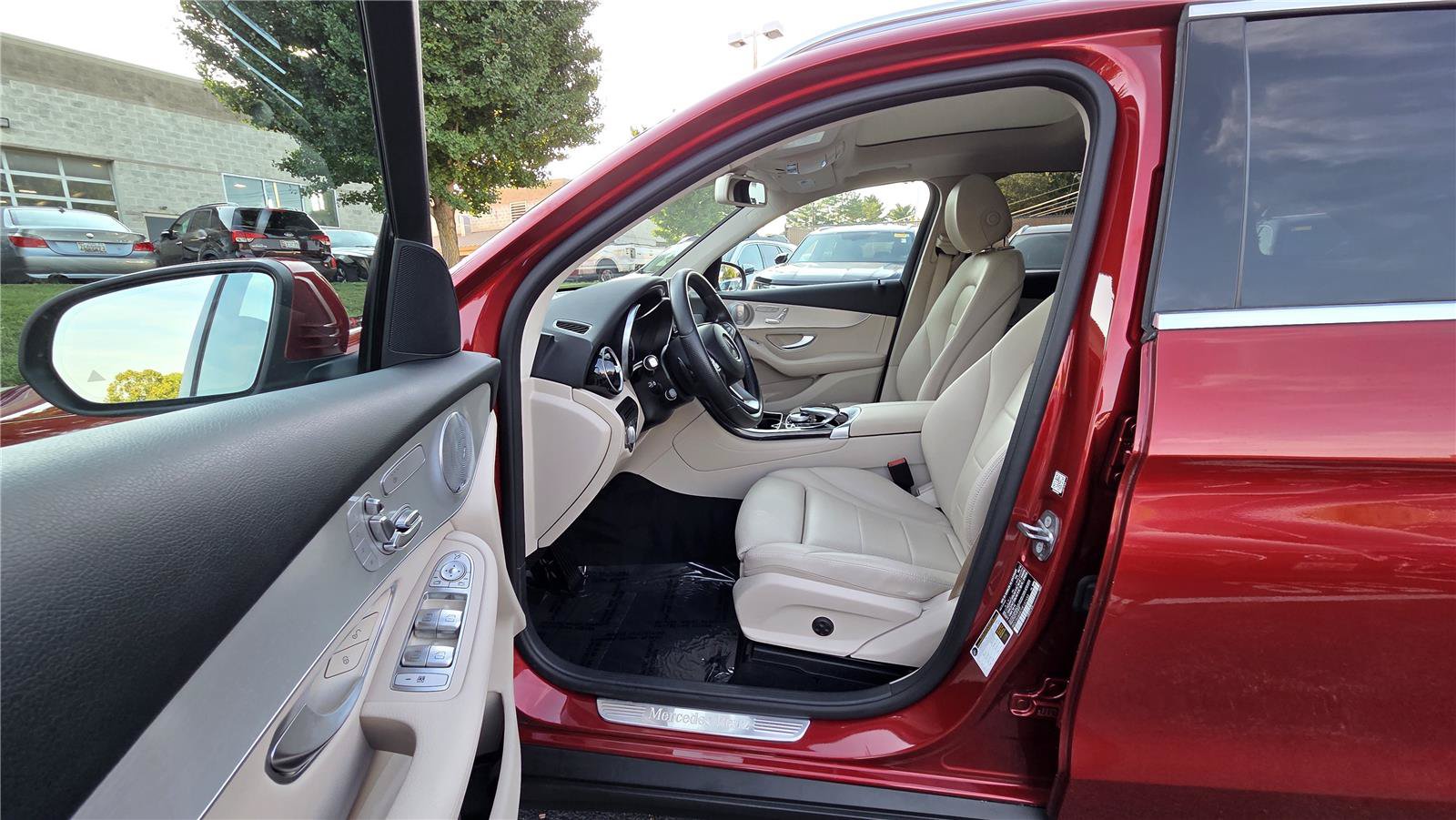 Used 2017 Mercedes-Benz GLC 300 4MATIC image 15