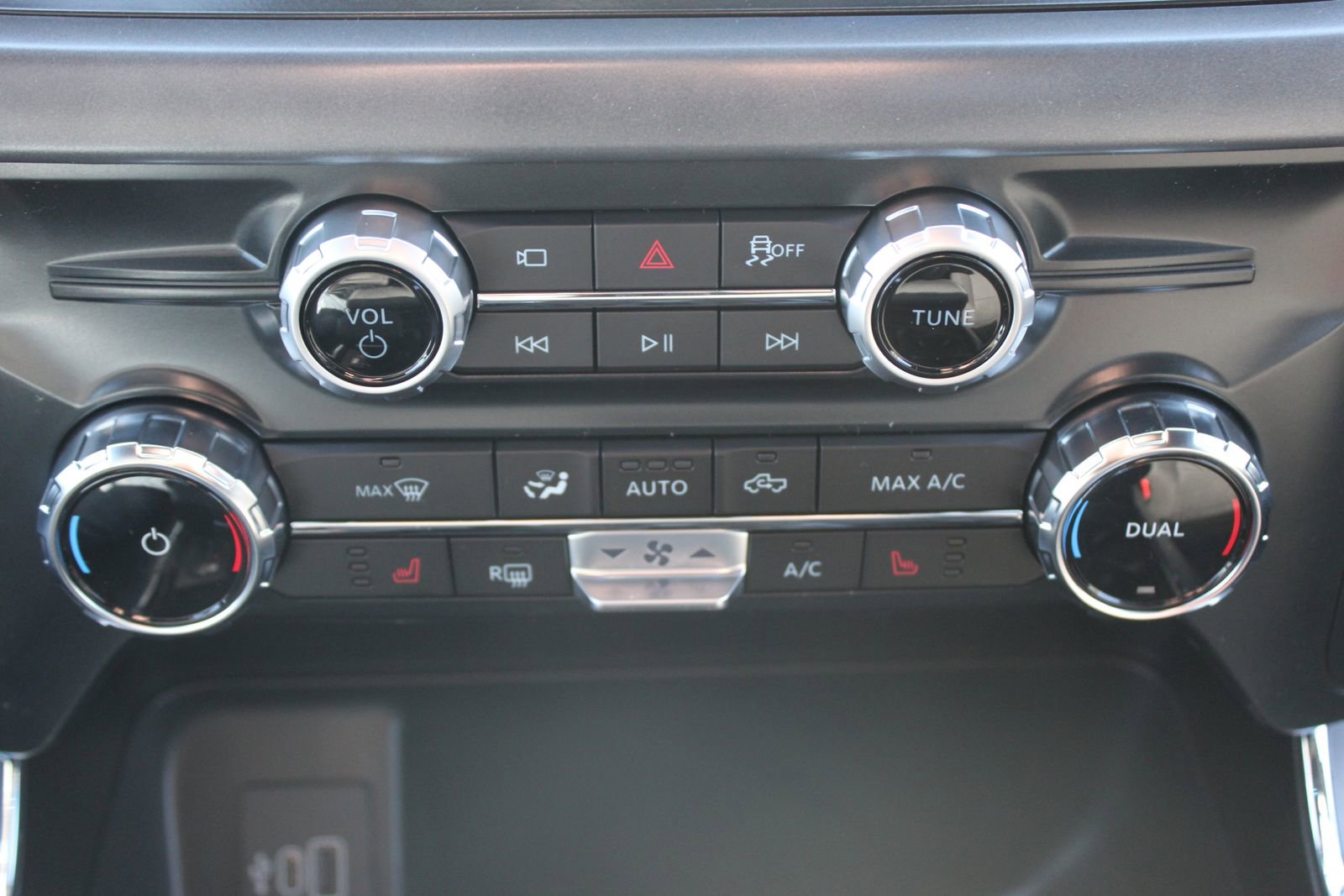 New 2026 Ford F150 XLT w/ Equipment Group 302A MID image 39