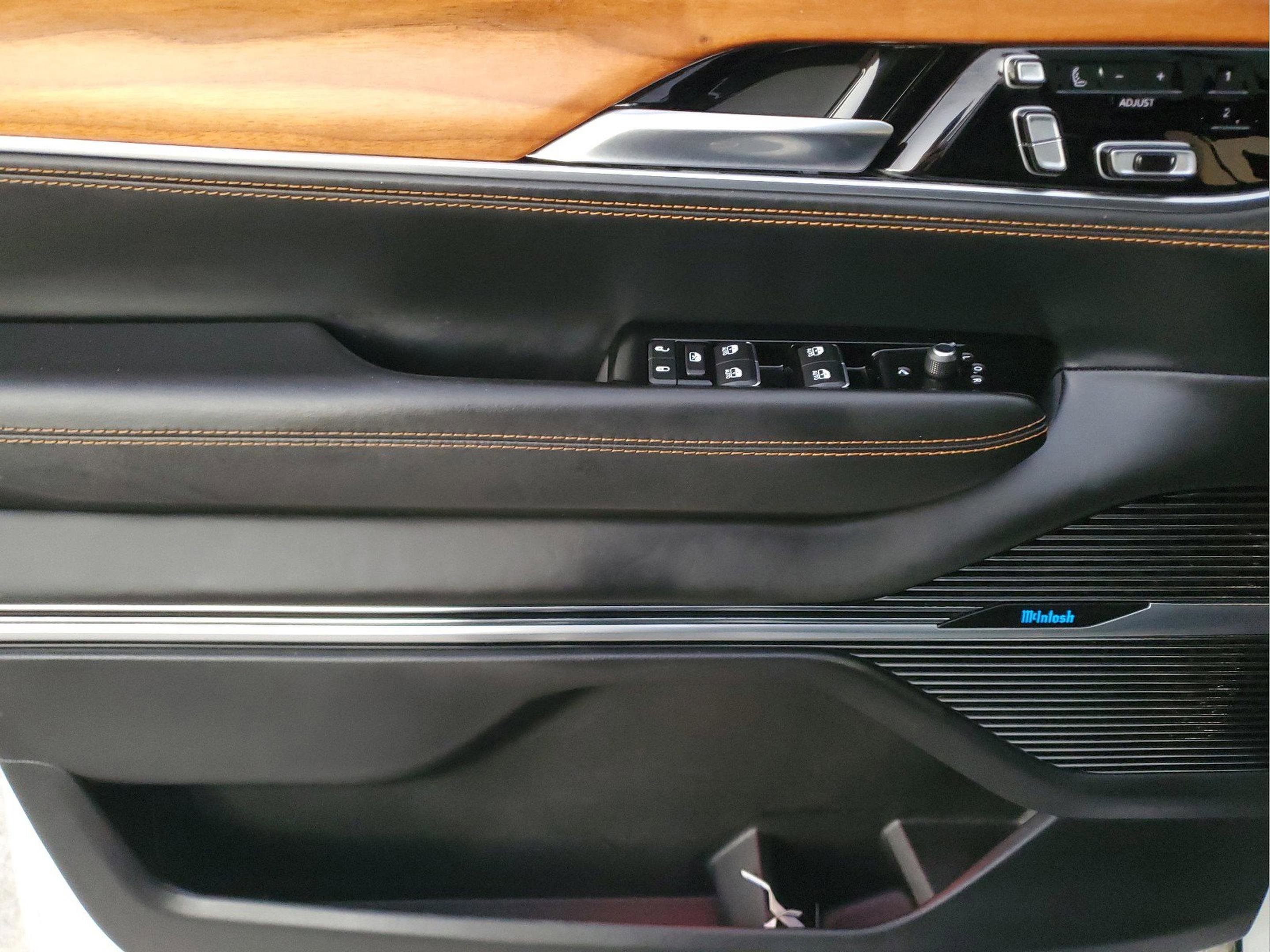 Used 2023 Jeep Grand Wagoneer Series III image 15