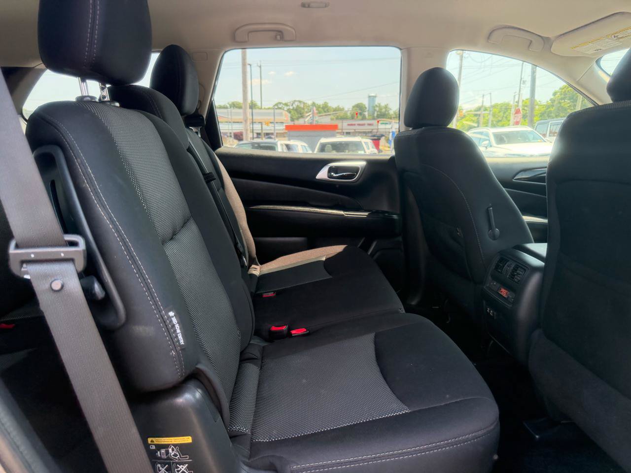 Used 2019 Nissan Pathfinder S AWD/4WD image 24