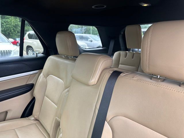 Used 2017 Ford Explorer XLT w/ Equipment Group 202A image 19