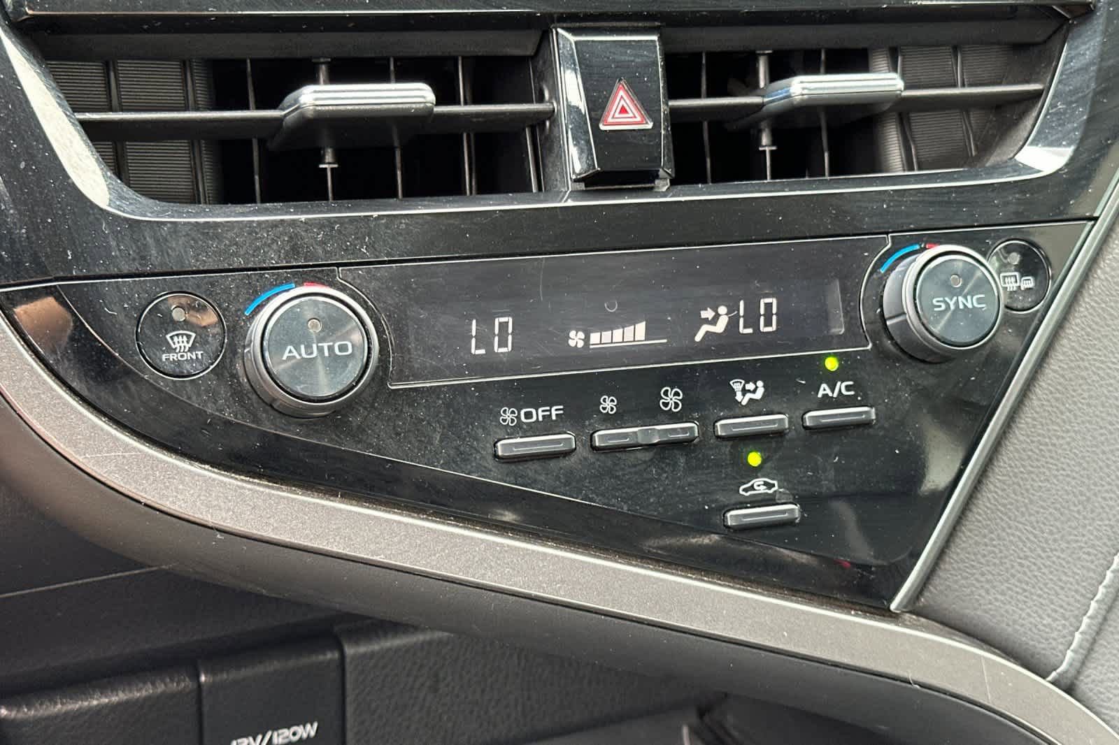 Used 2023 Toyota Camry SE image 20