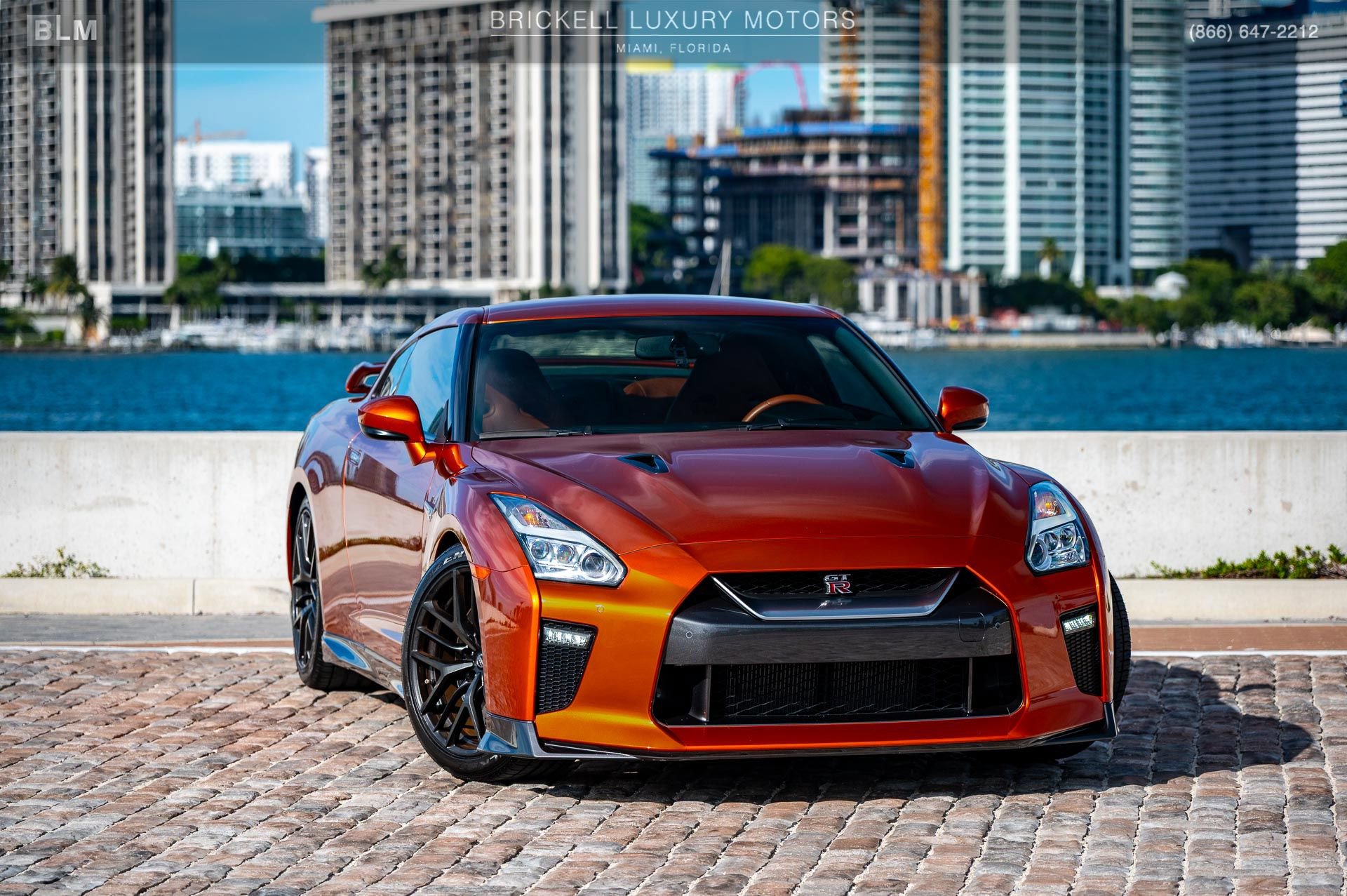 Used 2017 Nissan GT-R Premium w/ Premium Interior Package image 2