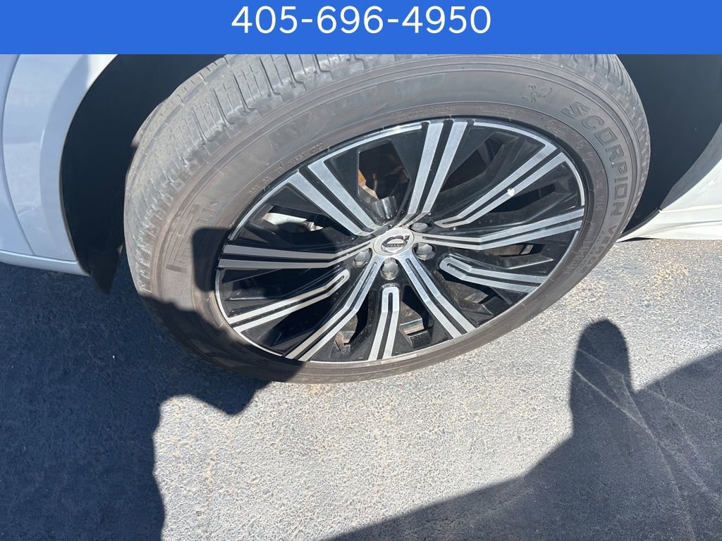 Used 2022 Volvo XC90 T6 Inscription w/ Advanced Package image 2