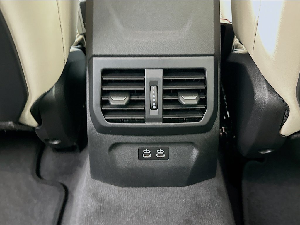 Used 2026 BMW 228i xDrive w/ Technology Package AWD/4WD image 18
