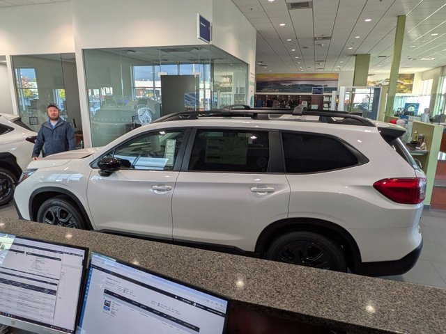 Used 2025 Subaru Ascent Bronze Edition image 9