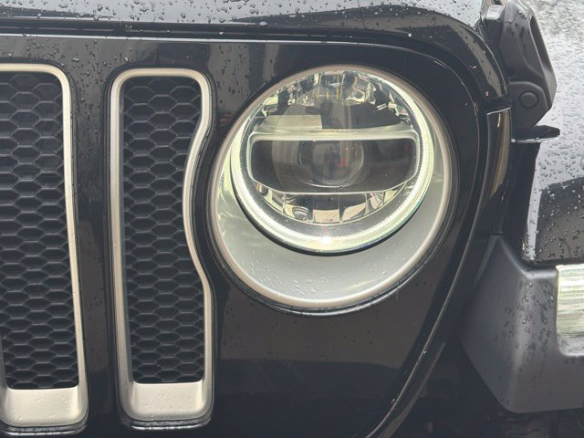 Used 2019 Jeep Wrangler Unlimited Sahara w/ Uconnect 4C Nav & Sound Group AWD/4WD image 11