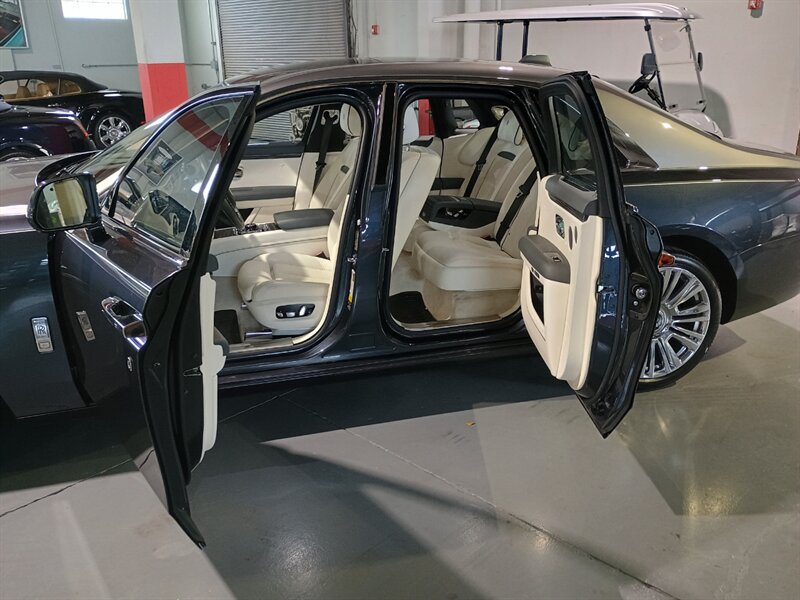 Used 2021 Rolls-Royce Ghost AWD/4WD image 35