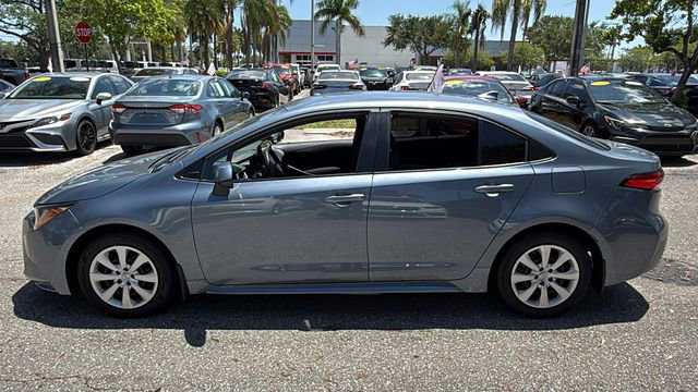 Certified 2025 Toyota Corolla LE FWD image 4