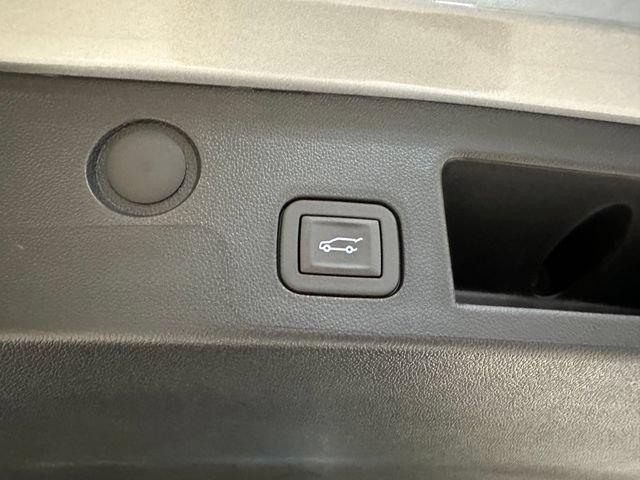 New 2027 Chevrolet Equinox LT w/ Convenience Package II AWD/4WD image 16