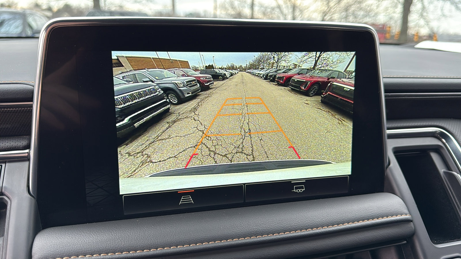 Used 2024 GMC Yukon XL AT4 image 20