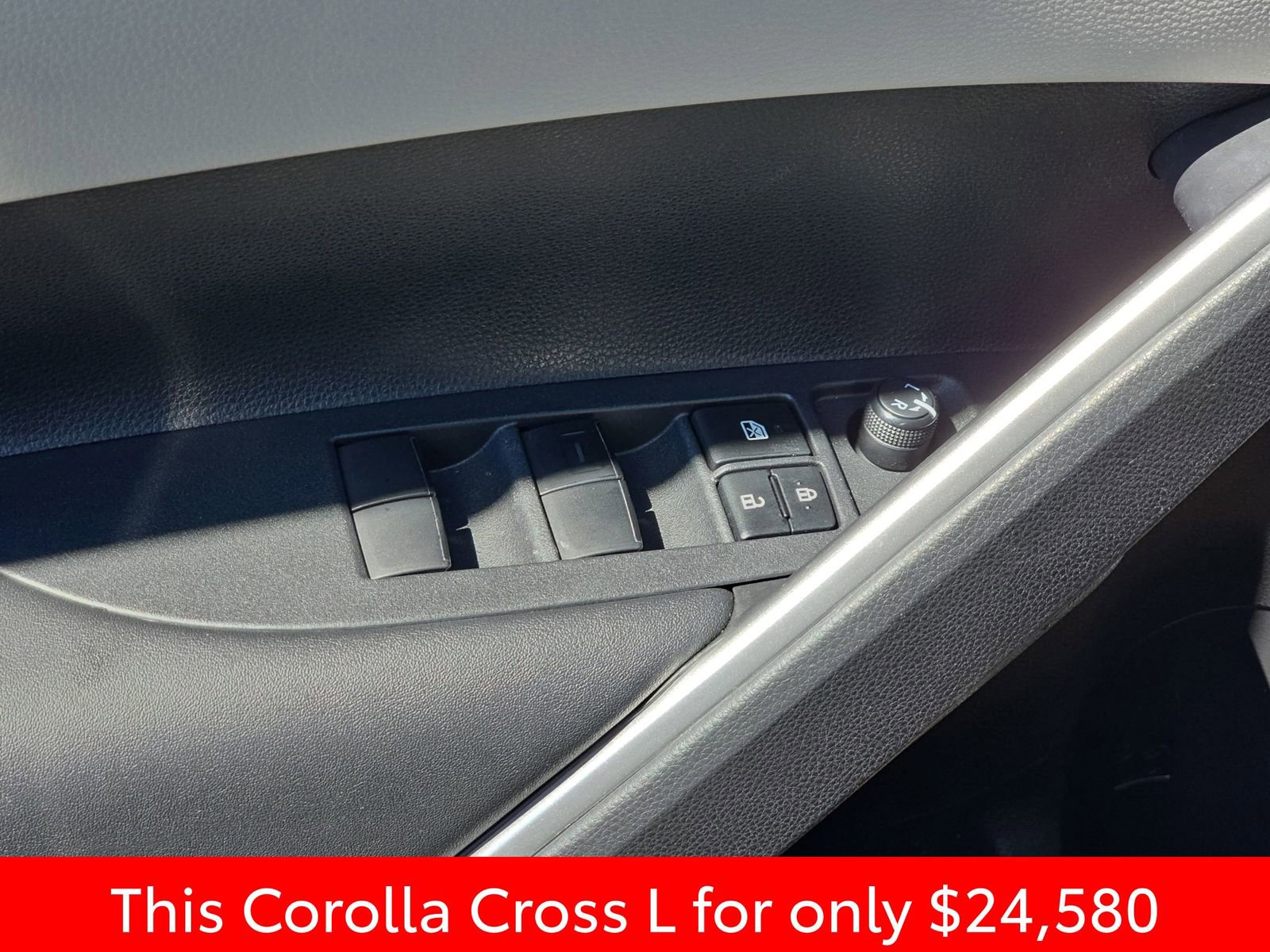 Used 2023 Toyota Corolla Cross L FWD image 32