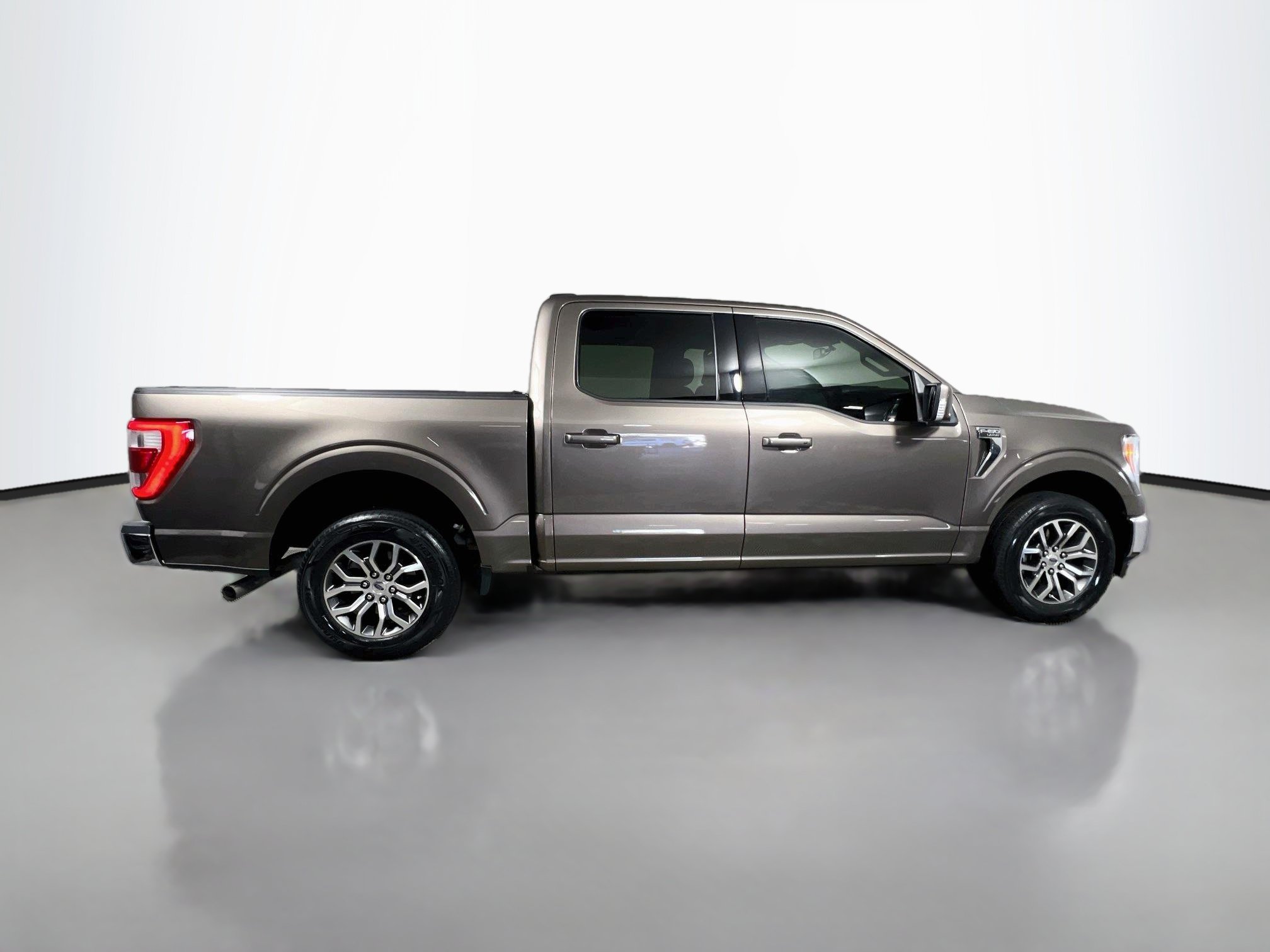 Used 2022 Ford F150 Lariat RWD image 3