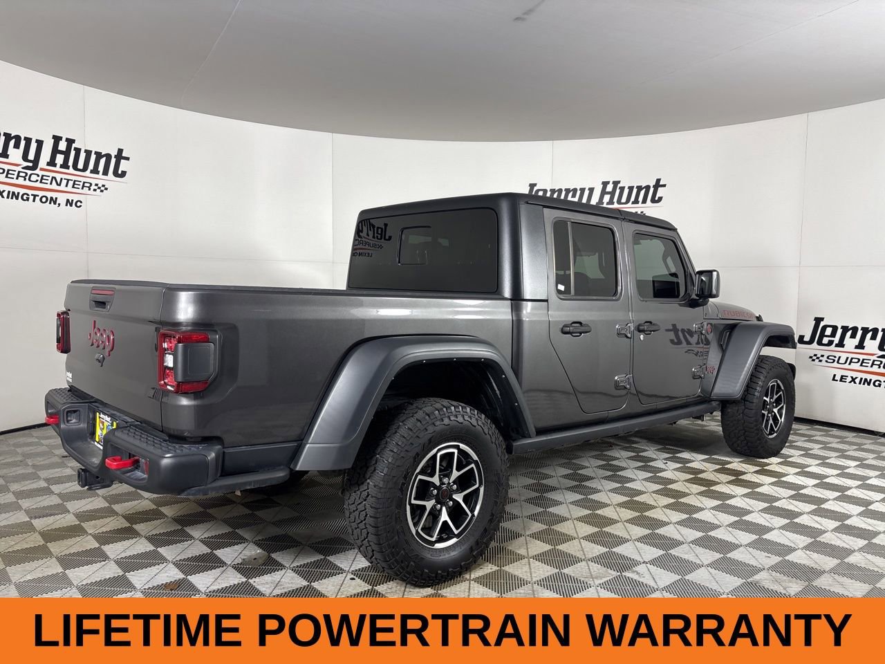 Used 2024 Jeep Gladiator Rubicon w/ Convenience Group AWD/4WD image 5