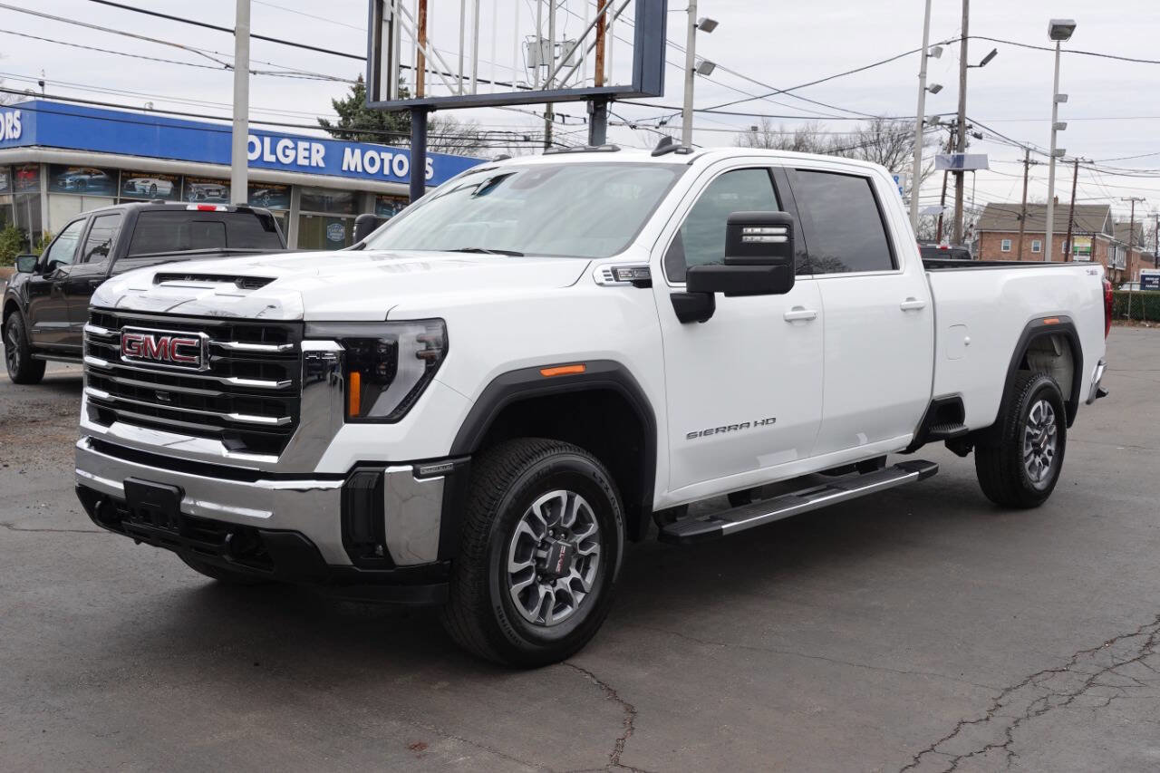 Used 2024 GMC Sierra 2500 SLE image 1