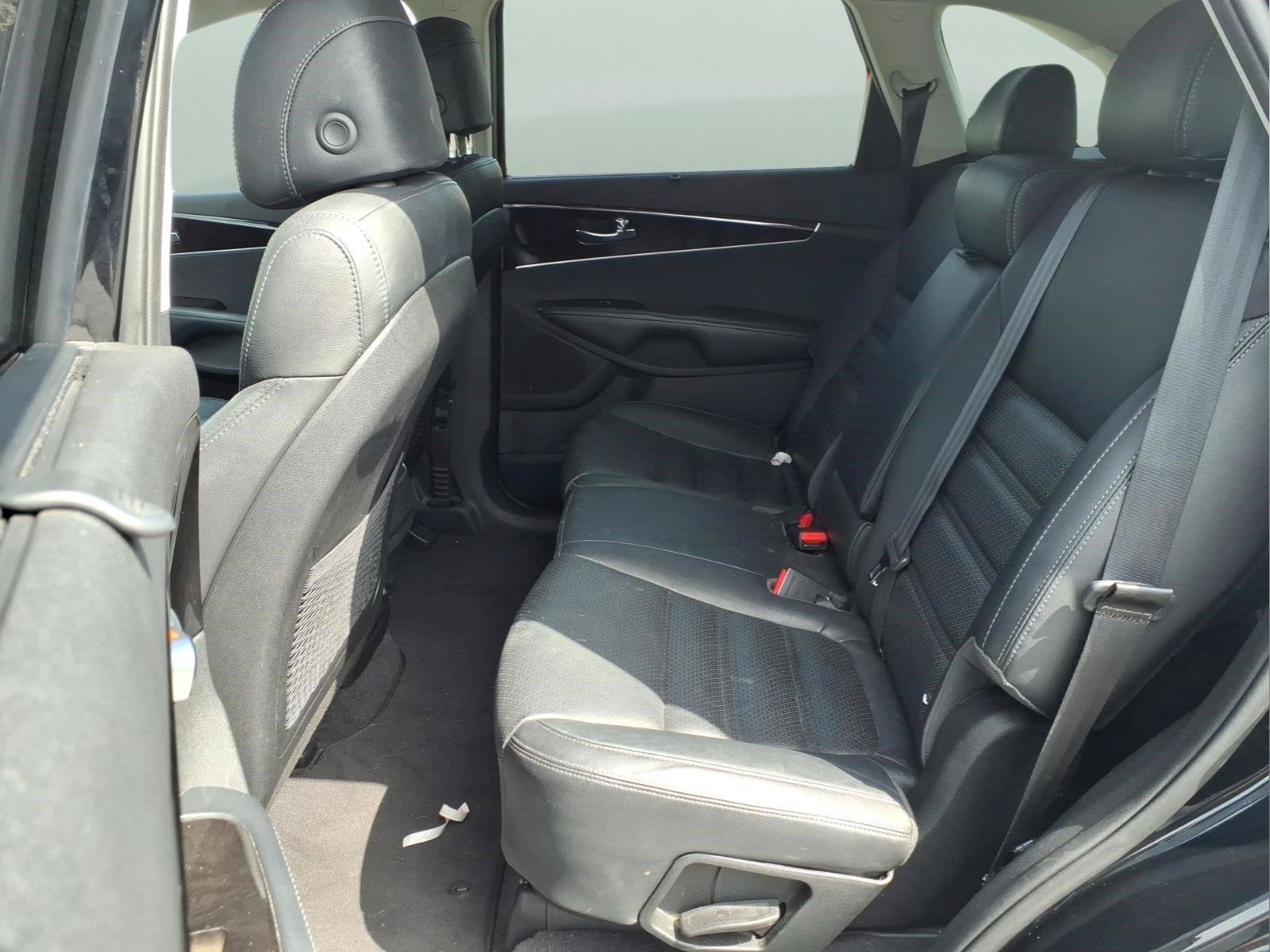 Used 2017 Kia Sorento EX AWD/4WD image 16