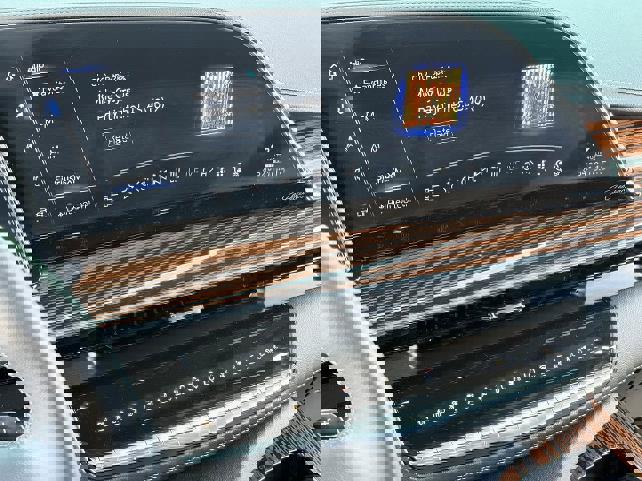 Certified 2024 Cadillac Escalade Premium Luxury image 27