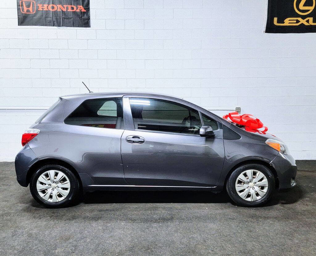 Used 2014 Toyota Yaris L image 2