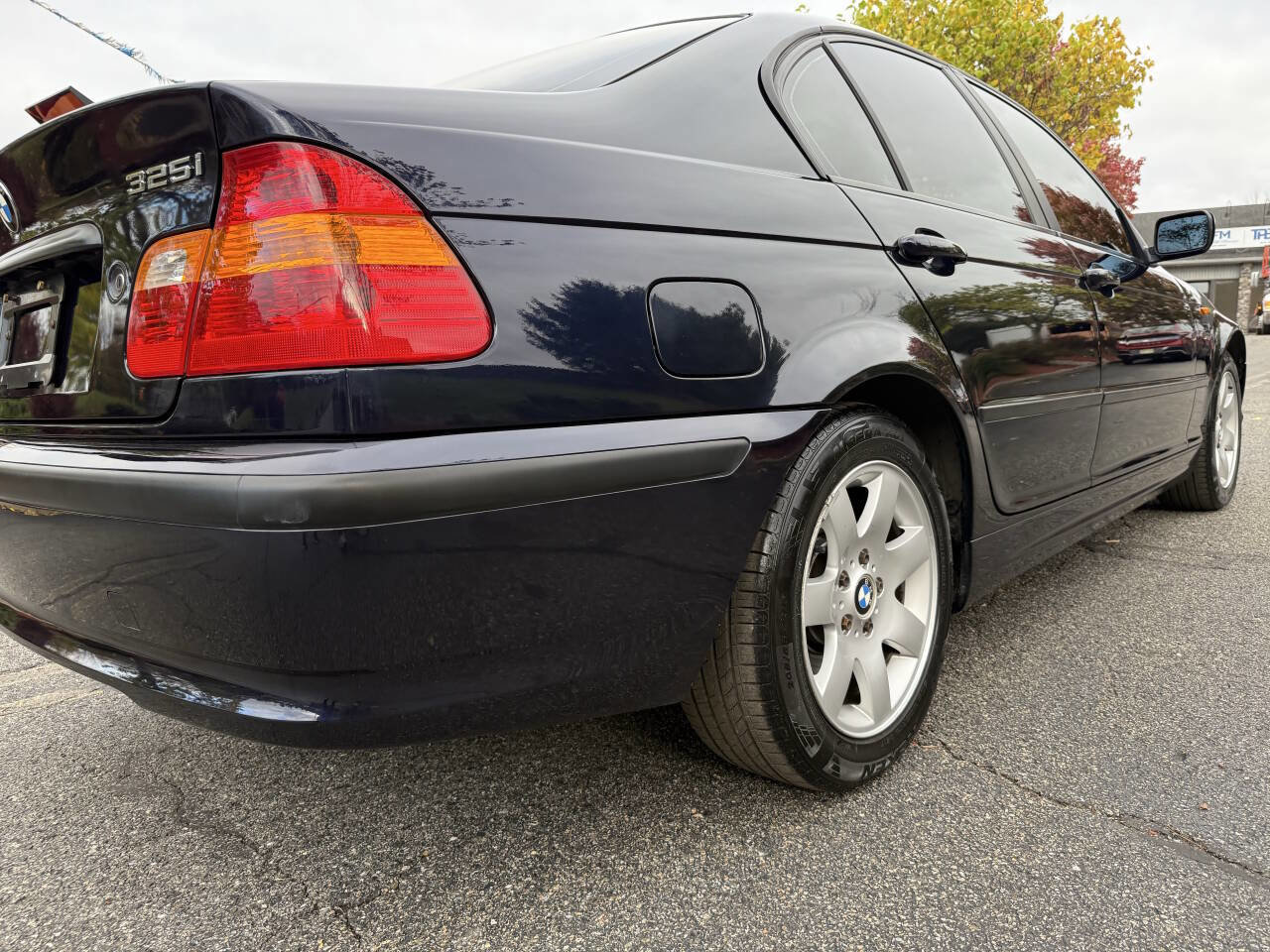 Used 2003 BMW 325i Sedan image 9